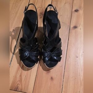 AEROSOLES Black Leather Strappy Wedge Sandals